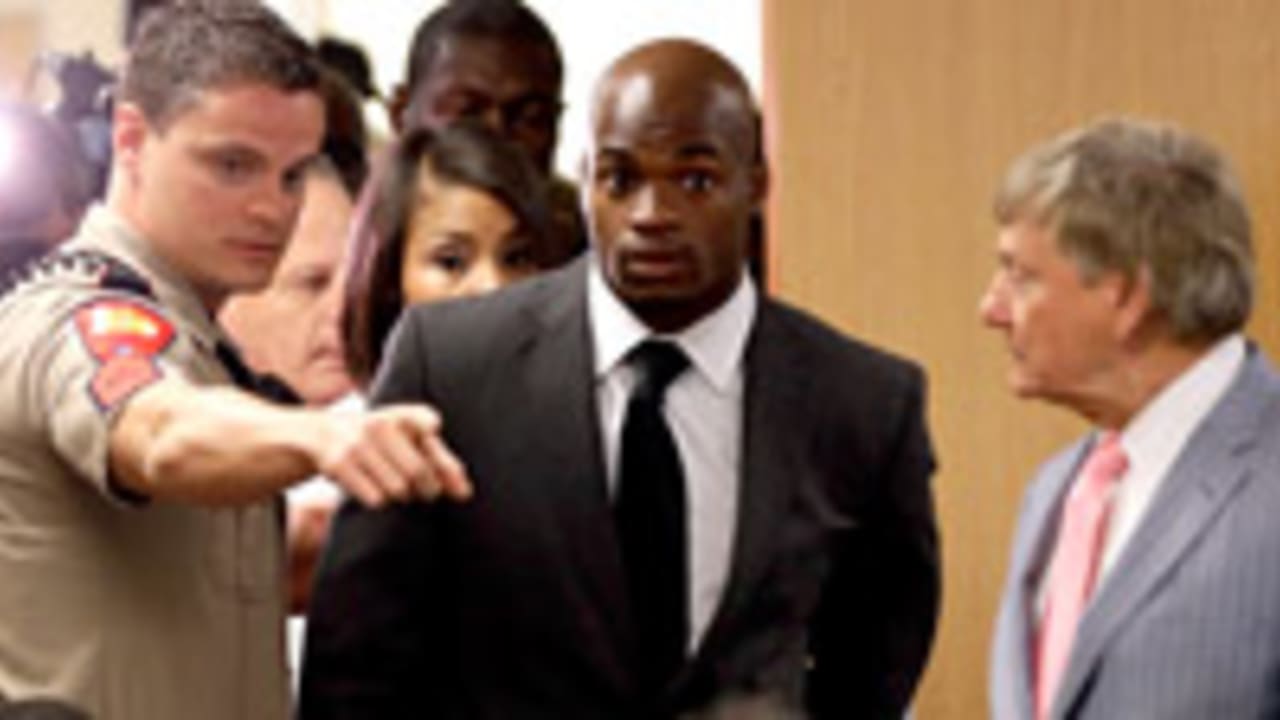 Adrian Peterson-141120-spot.jpg