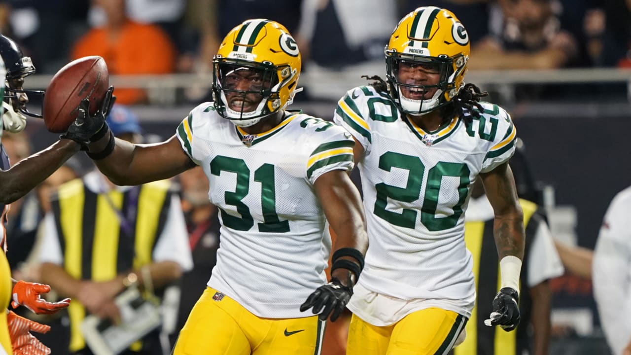 Packers upset Dolphins to shake up multiple playoff races