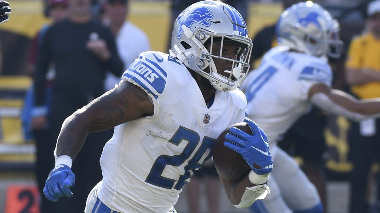 Detroit Lions running back Jermar Jefferson runs the ball during an NFL  football practice in Allen Park, Mich., Saturday, July 30, 2022. (AP  Photo/Paul Sancya Stock Photo - Alamy