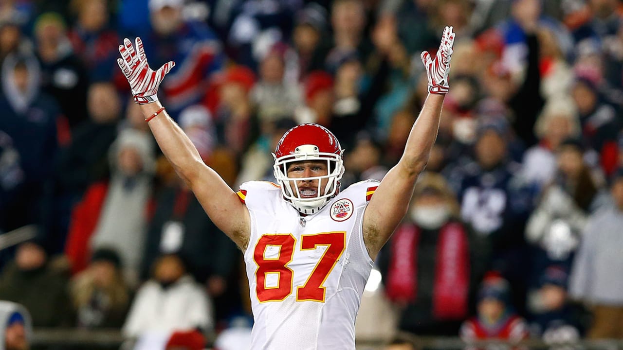 Travis-Kelce-160602-SL.jpg