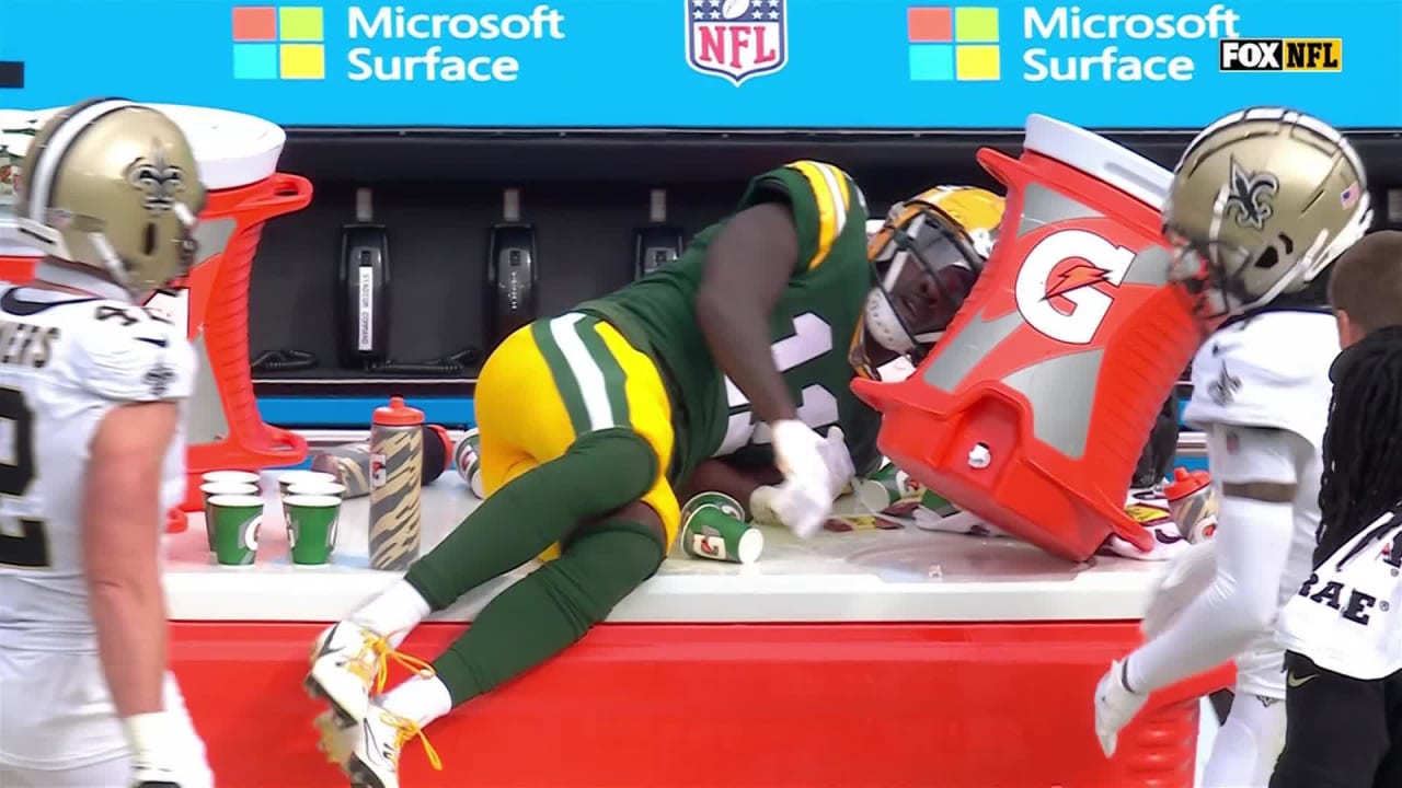 Green Bay Packers wide receiver Jayden Reed knocks over Gatorade cooler on  sideline after near-toe-tap catch