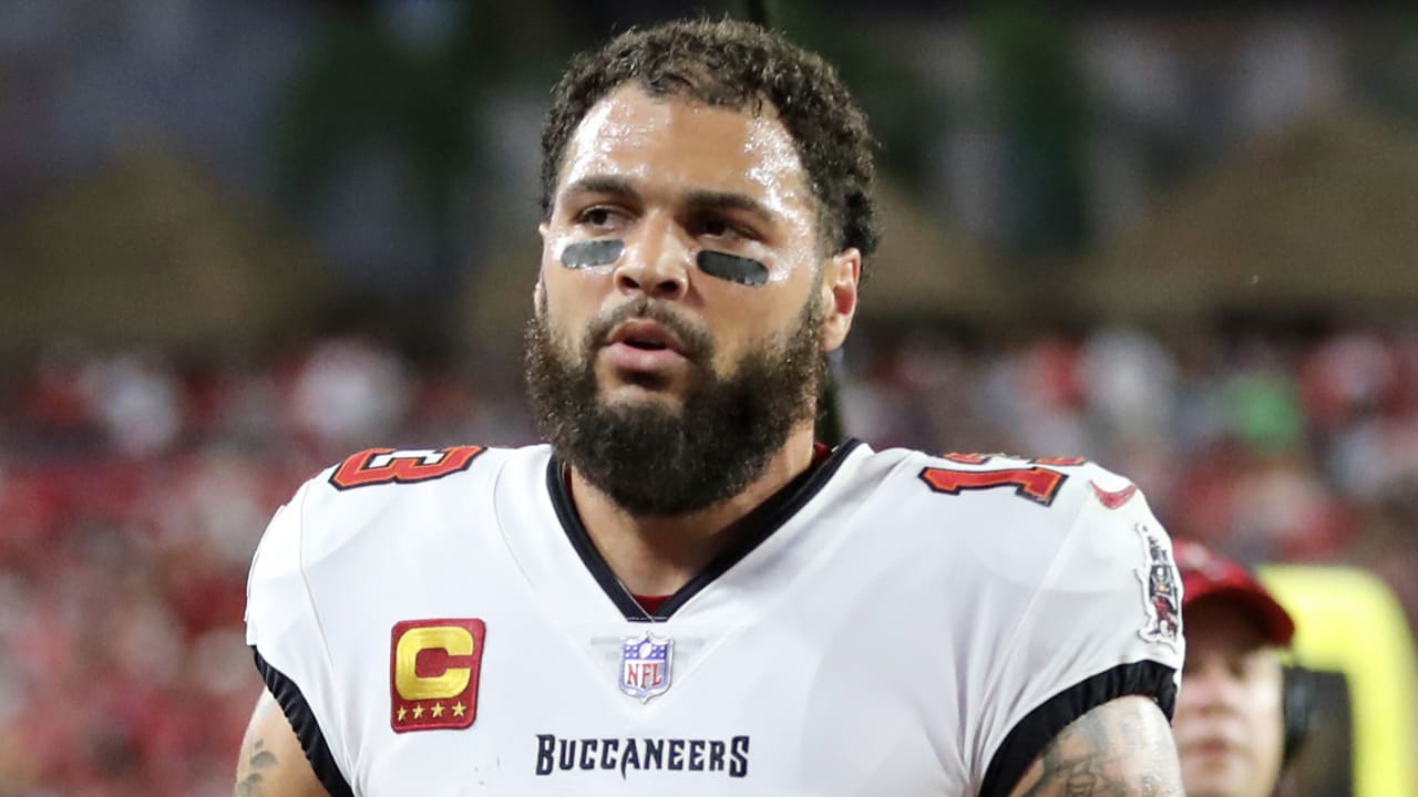 Wrong number? Fan gets autographed Mike Evans jersey from Bucs