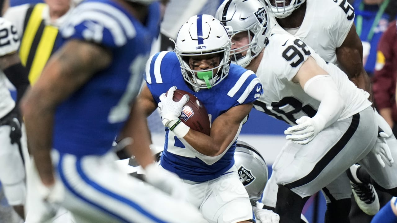 Indianapolis Colts running back Jonathan Taylor's stiff-arm is ...