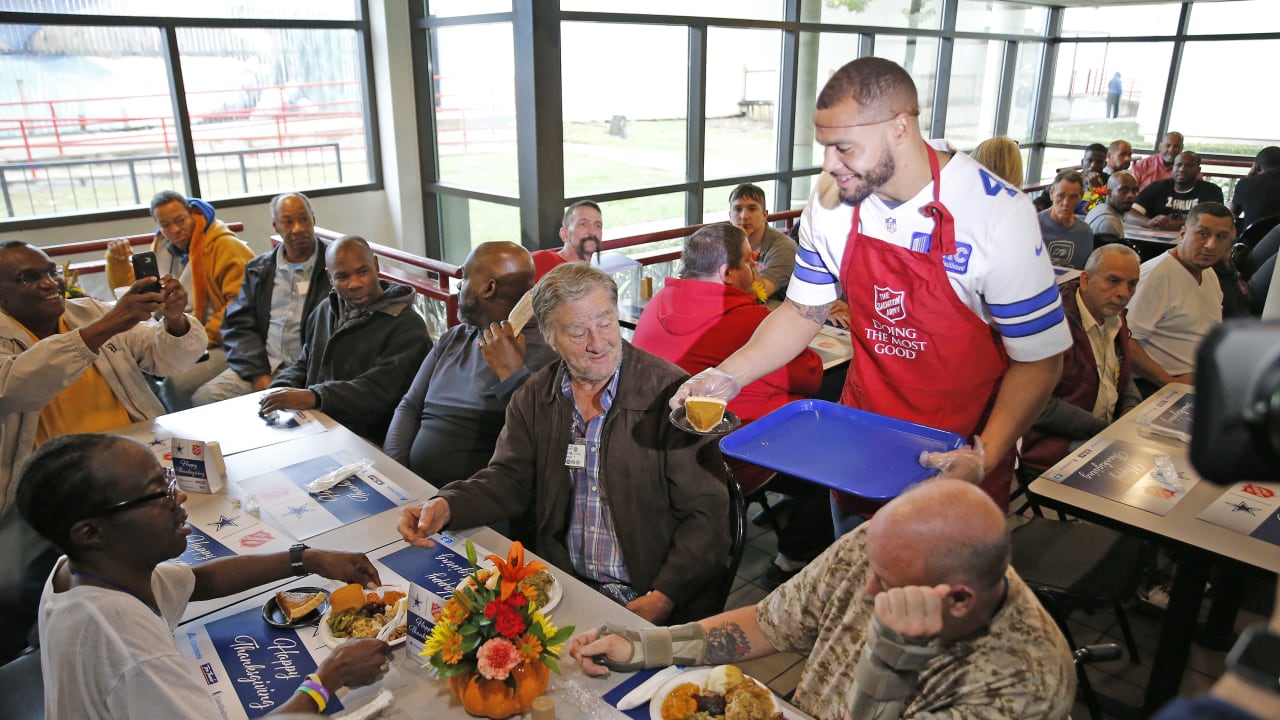 Cowboys hand out early Thanksgiving meals at Dallas and Fort Worth  Salvation Army centers