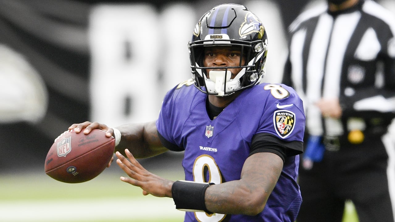 Lamar Jackson's dual-threat ability gives defenses fits in red zone - ESPN  - Baltimore Ravens Blog- ESPN