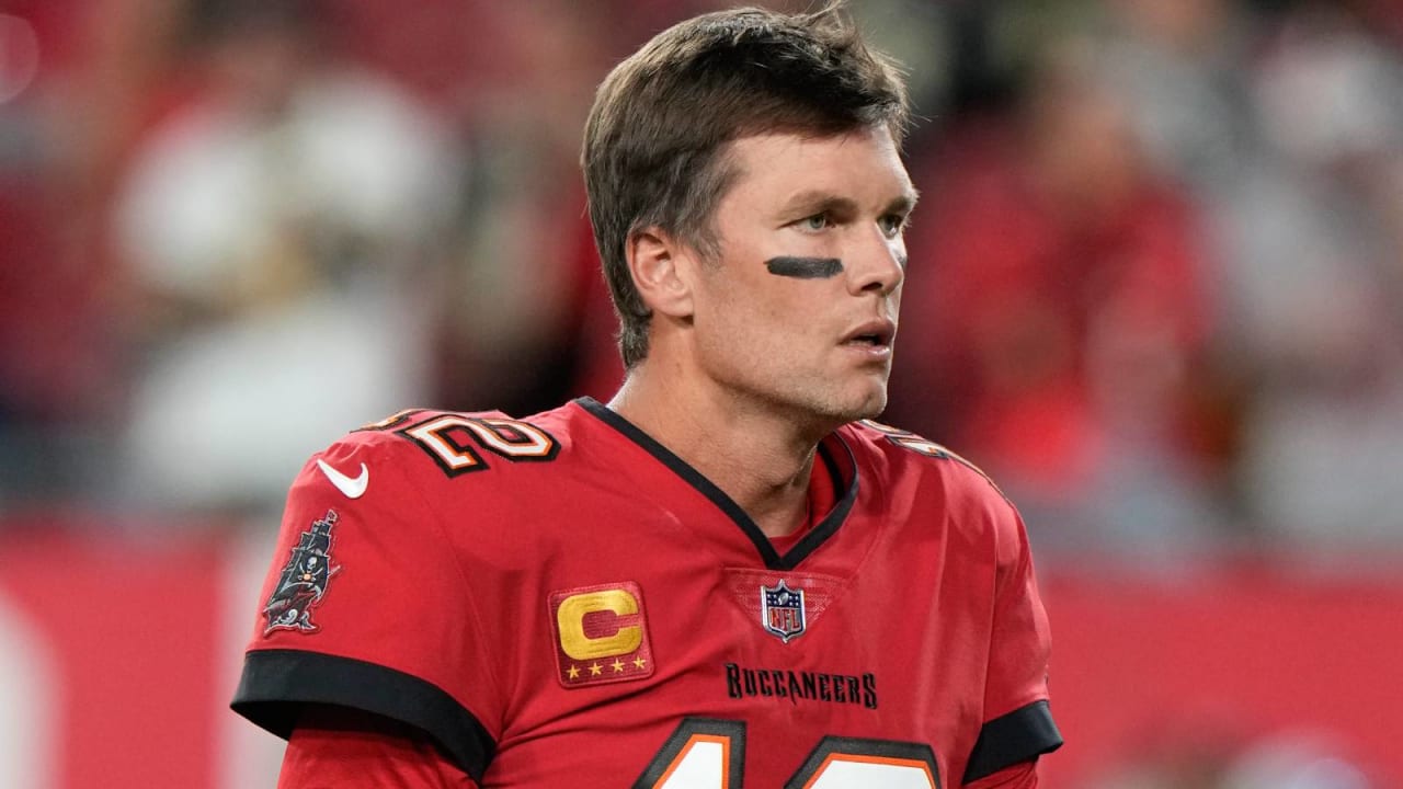 Buccaneers QB Tom Brady considering all options as a would-be free