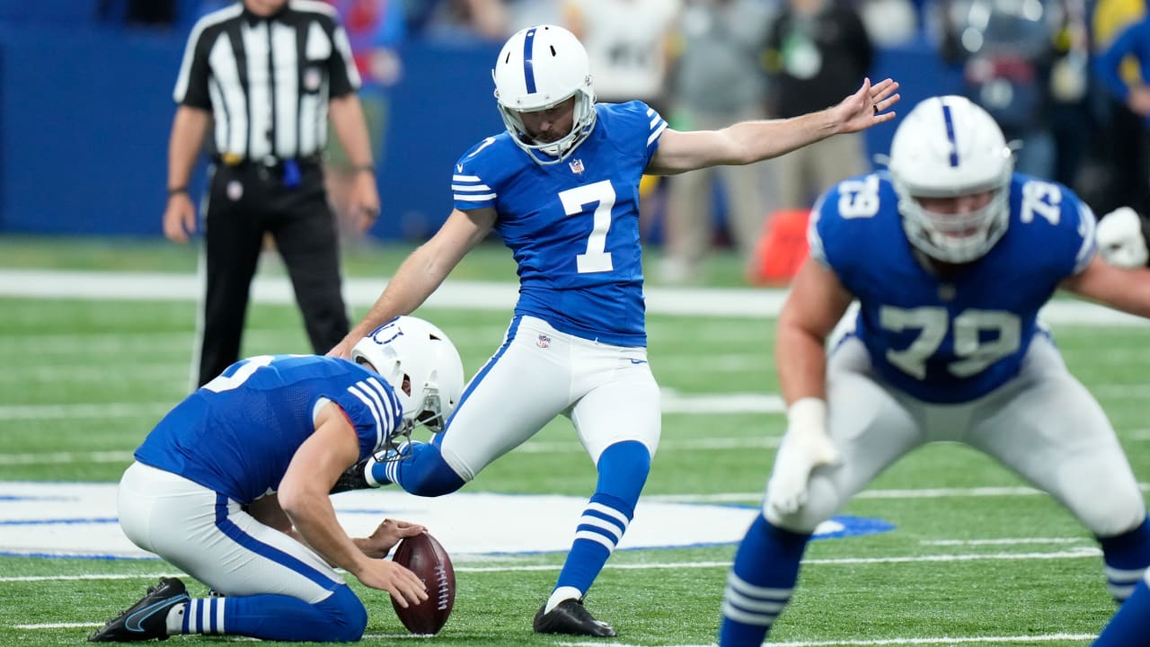 Indianapolis, Indiana, USA. 28th Nov, 2022. Indianapolis Colts kicker Chase  McLaughlin (7) kicks field goal during NFL game in Indianapolis, Indiana.  John Mersits/CSM/Alamy Live News Stock Photo - Alamy