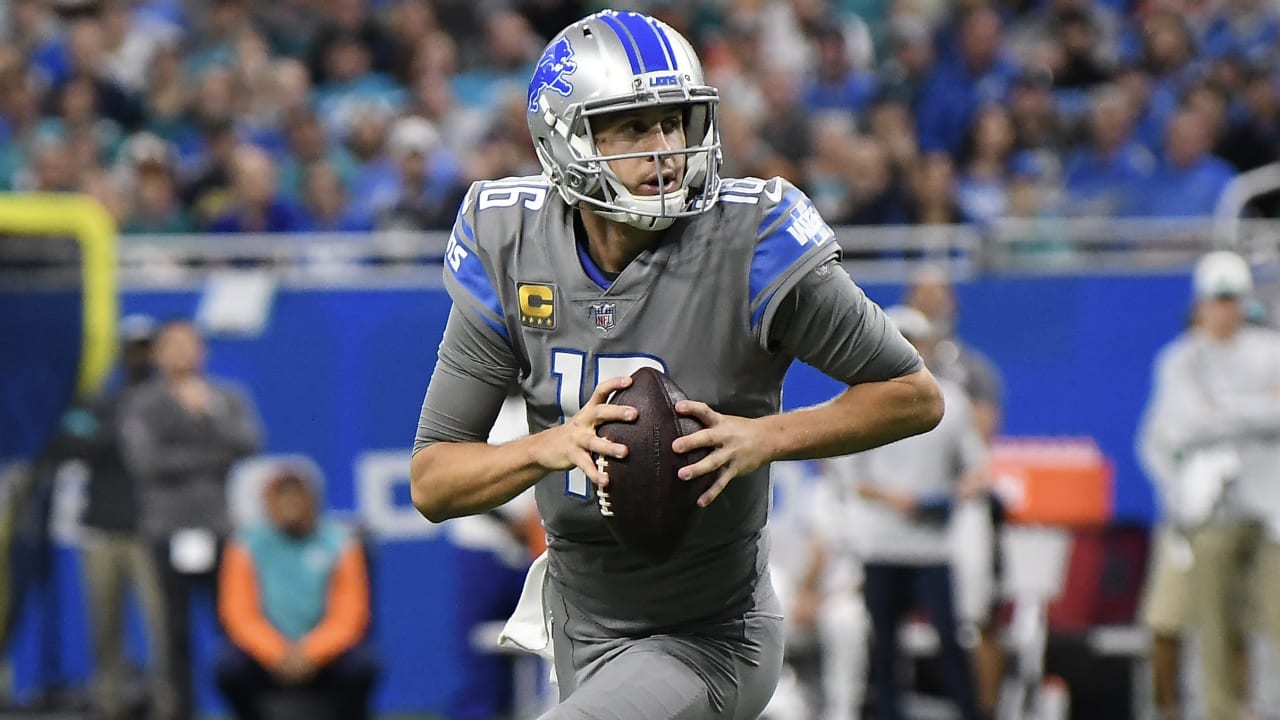 Detroit Lions quarterback Jared Goff lasers 7yard TD pass to running back D'Andre Swift on