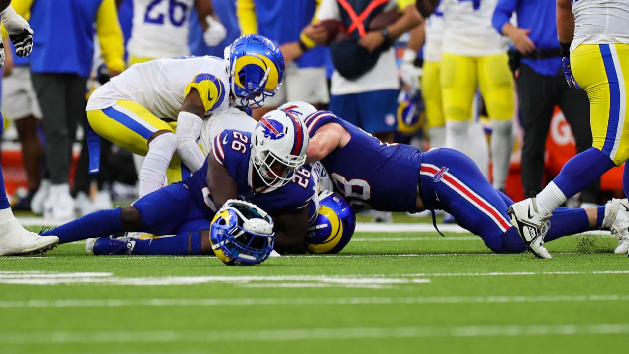 Buffalo Bills running back James Cook plays against the New