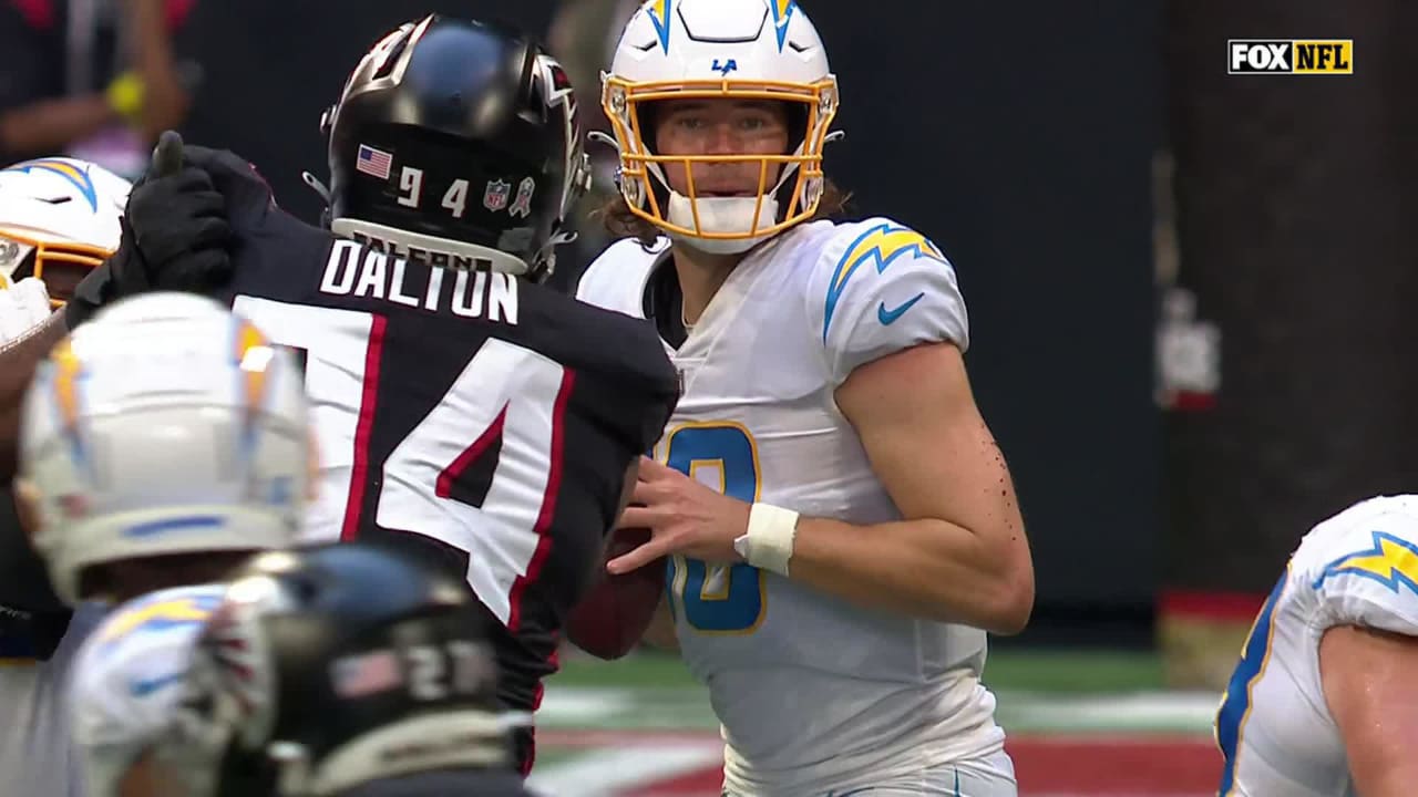 Los Angeles Chargers quarterback Justin Herbert makes 22yard throw