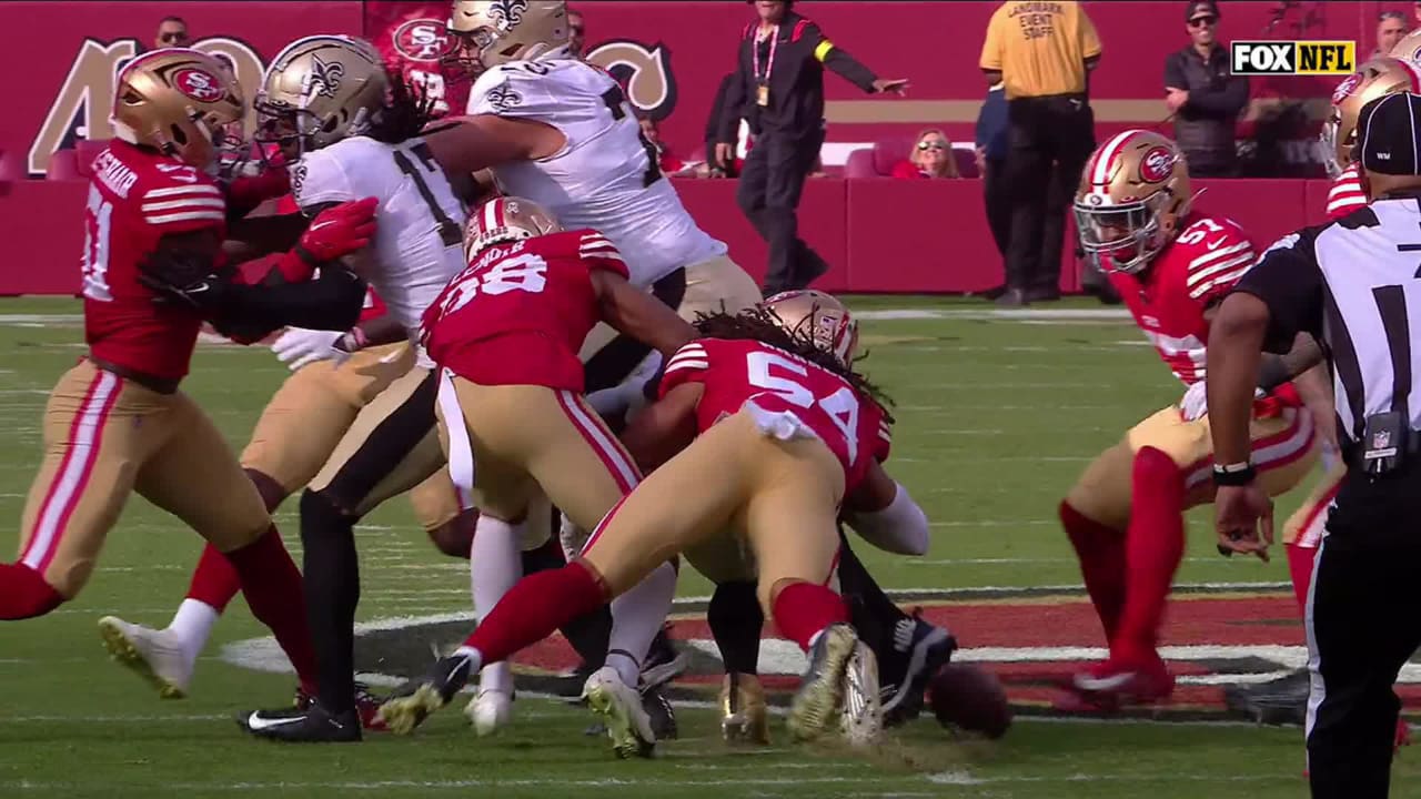 49ers vs Saints: Fred Warner forces Alvin Kamara fumble