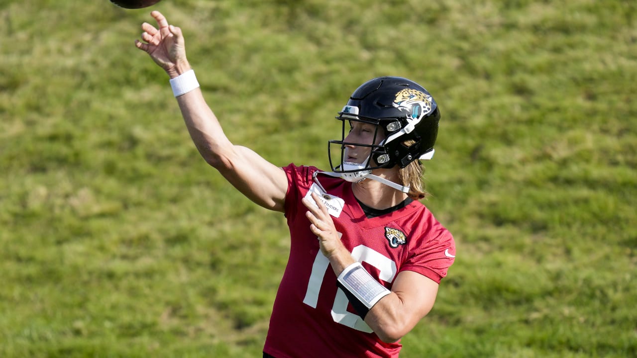 Jaguars QB Trevor Lawrence (knee) 'optimistic' he will play vs. Saints