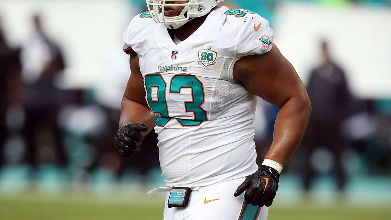 Ndamukong-Suh-160615-SL