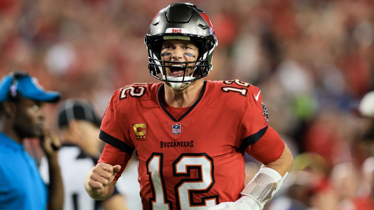 Every play from Tampa Bay Buccaneers quarterback Tom Brady's game-winning  drive in his NFL-record 44th career fourth-quarter comeback vs. New Orleans  Saints