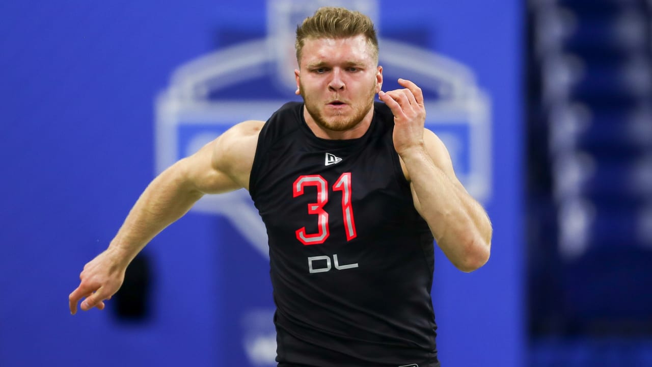 Defensive end Aidan Hutchinson runs official 4.74-second 40-yard dash at  2022 combine