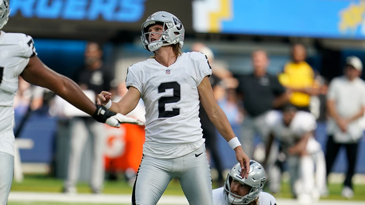 Las Vegas Raiders Kicker Daniel Carlson Drills A 55-yard Field Goal To ...