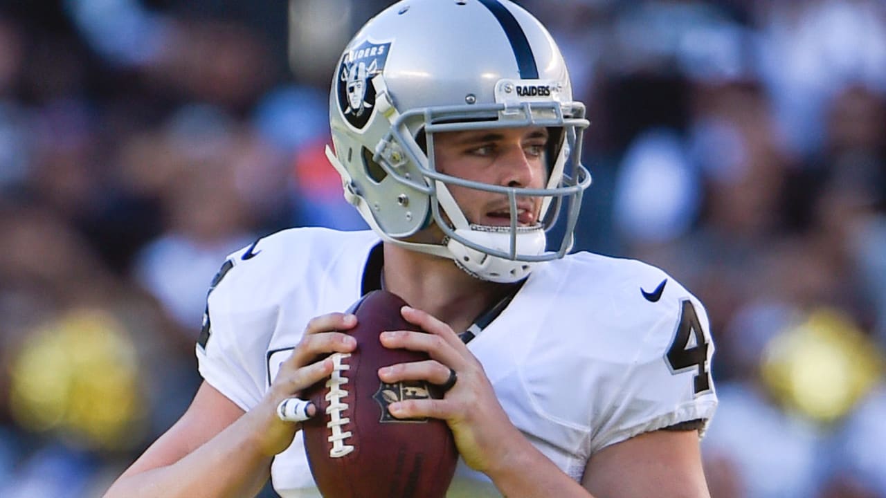 derek-carr-spot_161220