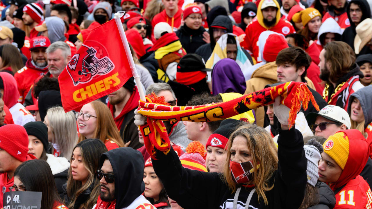 Chiefs parade crowd