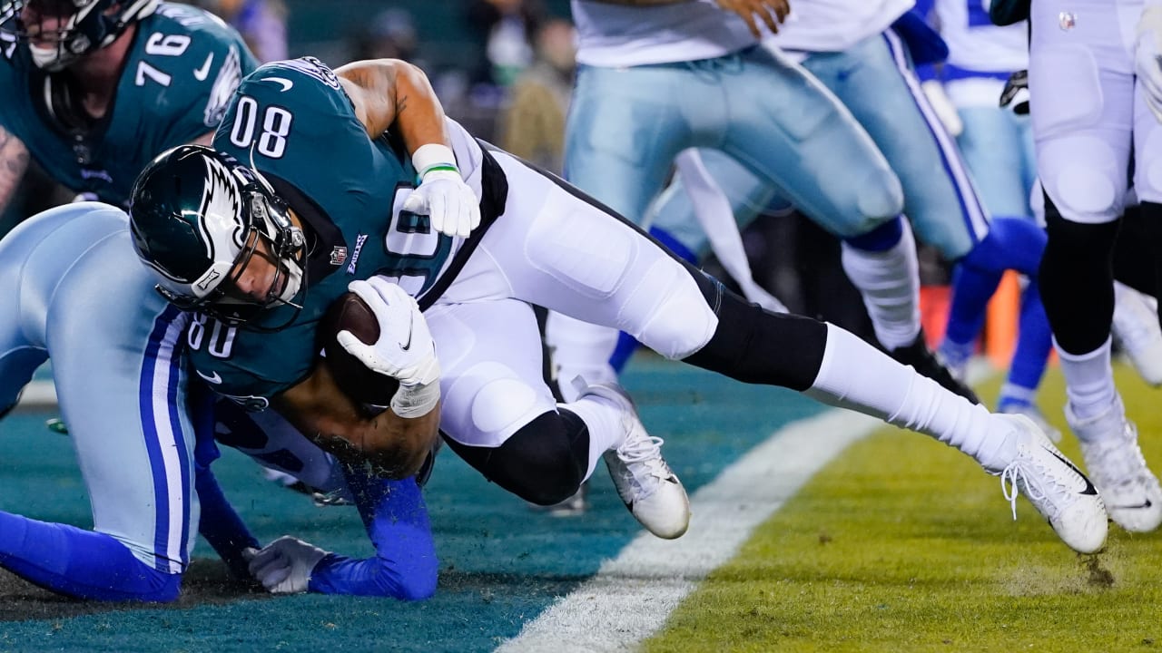 Watch: Eagles' Gardner Minshew shovels a touchdown pass to Tyree