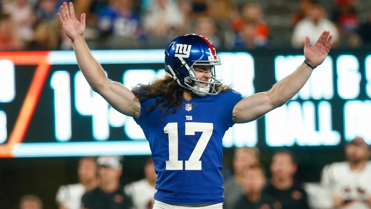 Giants punter Jamie Gillan back with team after being stuck in London due  to passport issues, per report 