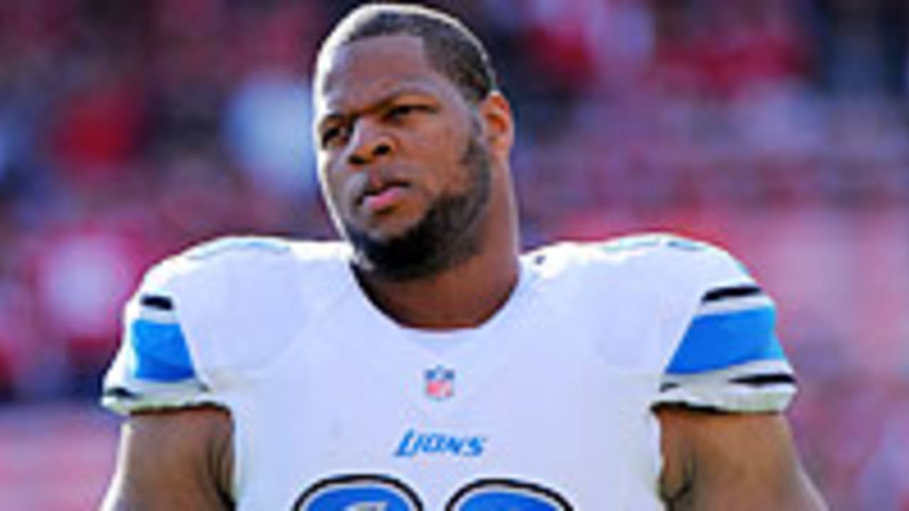 ndamukong-suh-121130-Spot.jpg