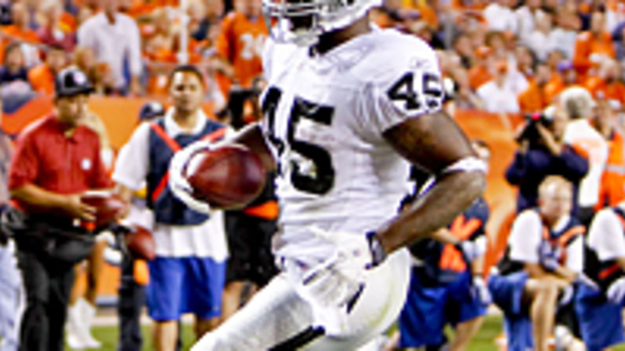 Oakland Raiders sign Marcel Reece to contract extension