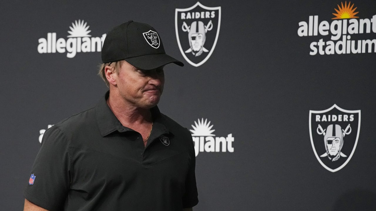 Jon Gruden out as Raiders coach over racist, misogynistic emails - Los  Angeles Times