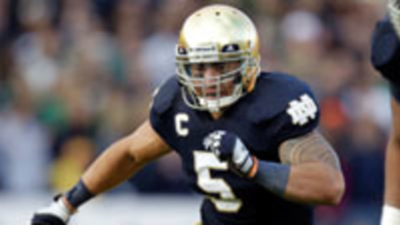 Notre Dame stands by Manti Te'o, says he was 'perfect mark' for a hoax