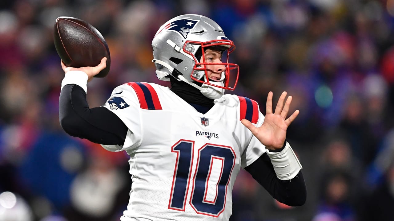 NFL fans stunned at glaring omission in top-10 clutch quarterbacks