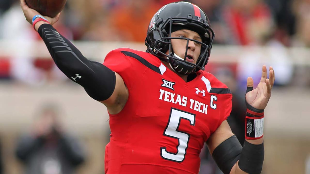 patrick-mahomes-161108-sl