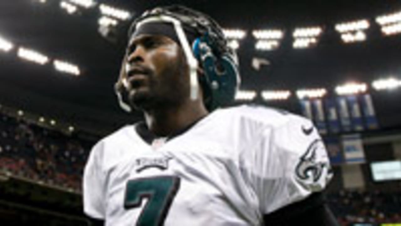 Eagles quarterback Michael Vick goes through individual drills at practice  