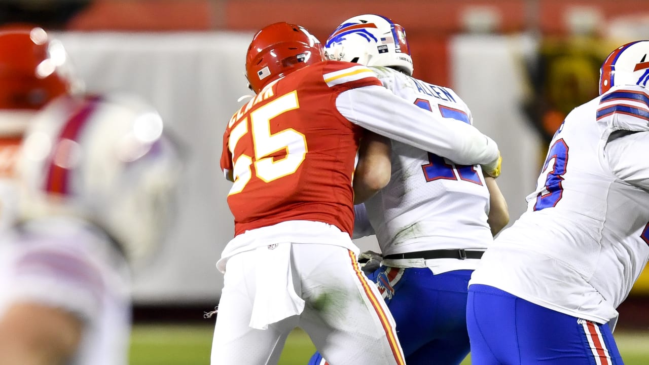 Kansas City Chiefs defensive end Frank Clark drops Buffalo Bills