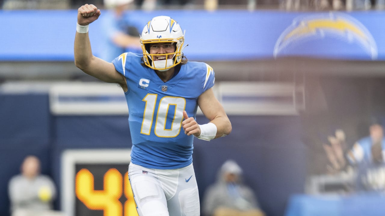 QB Justin Herbert, Los Angeles Chargers agree to 5-year, $262.5