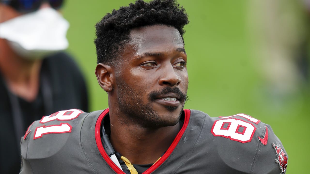 Antonio Brown returns to Tampa Bay Buccaneers National News - Bally Sports