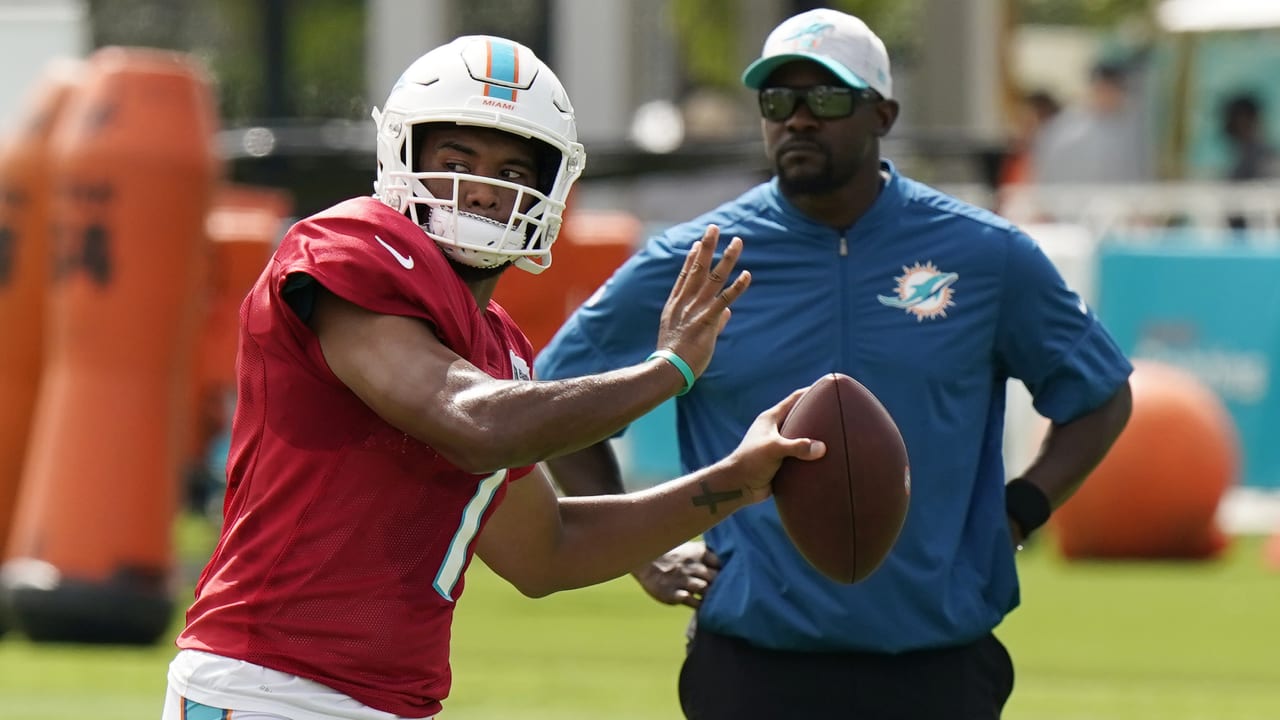 Tua Tagovailoa, Dolphins starters play in preseason loss to Jaguars