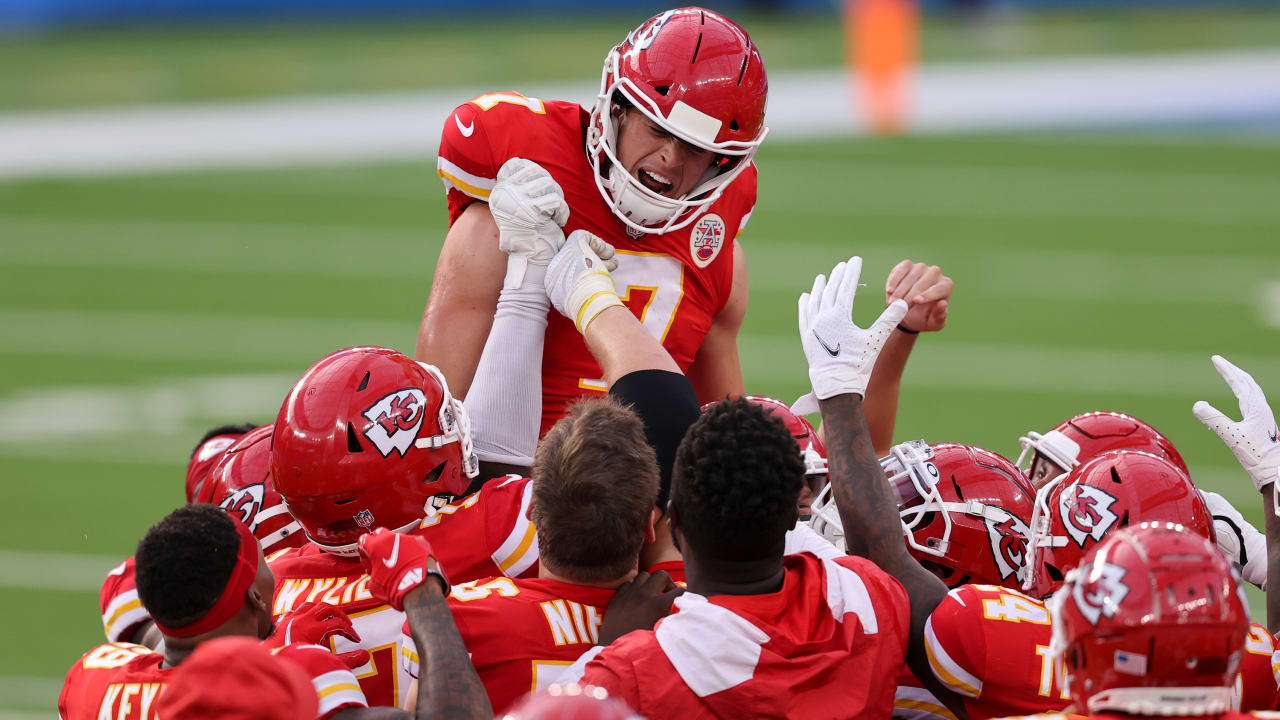 Ice in his VEINS: Kansas City Chiefs kicker Harrison Butker ties