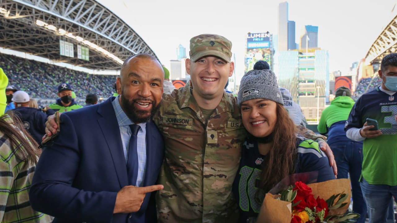 NFL's Salute to Service Helps Wounded Warrior Project Honor and Empower  Injured Veterans