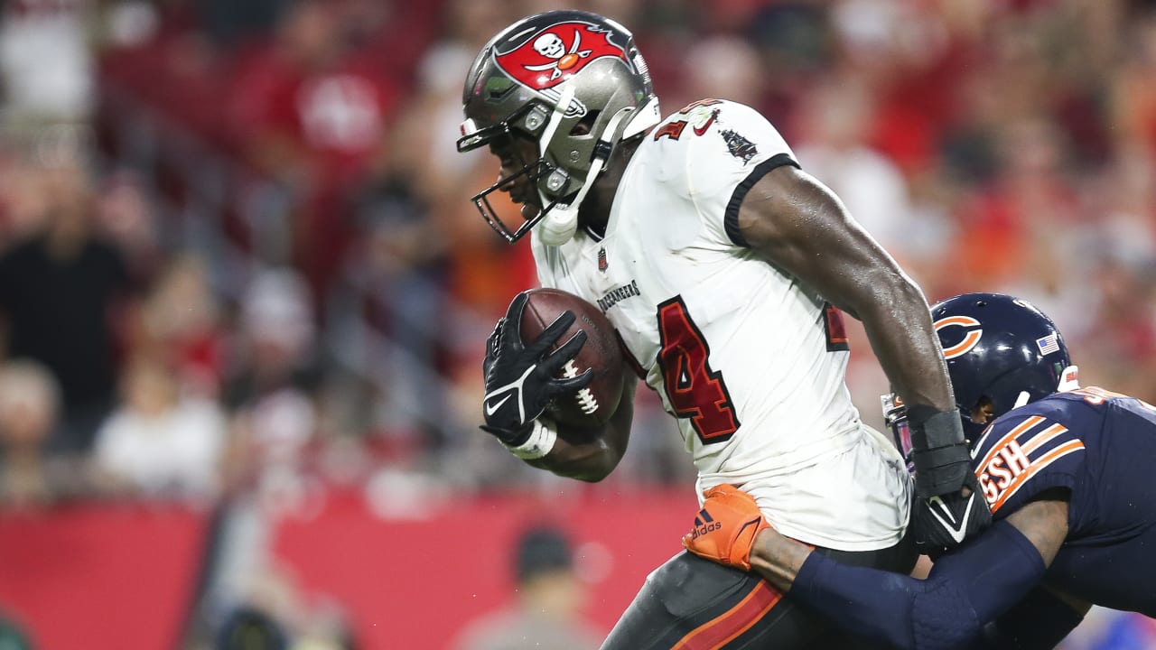 Chris Godwin injury: Buccaneers WR appears to suffer injury in Week 4 vs.  Chiefs, returns to field - DraftKings Network
