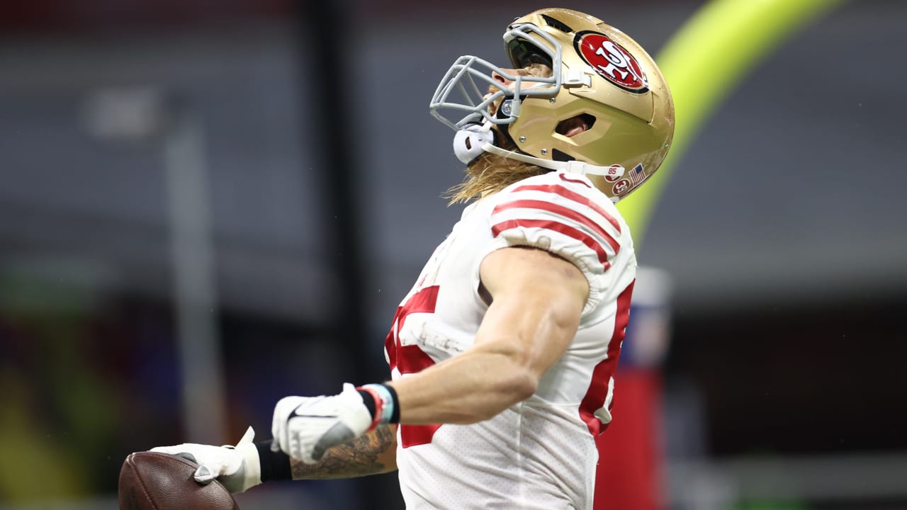 49ers' George Kittle gives gloves to young fan ahead of game vs