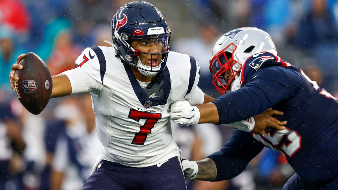 New England Patriots defensive tackle Daniel Ekuale overpowers Houston