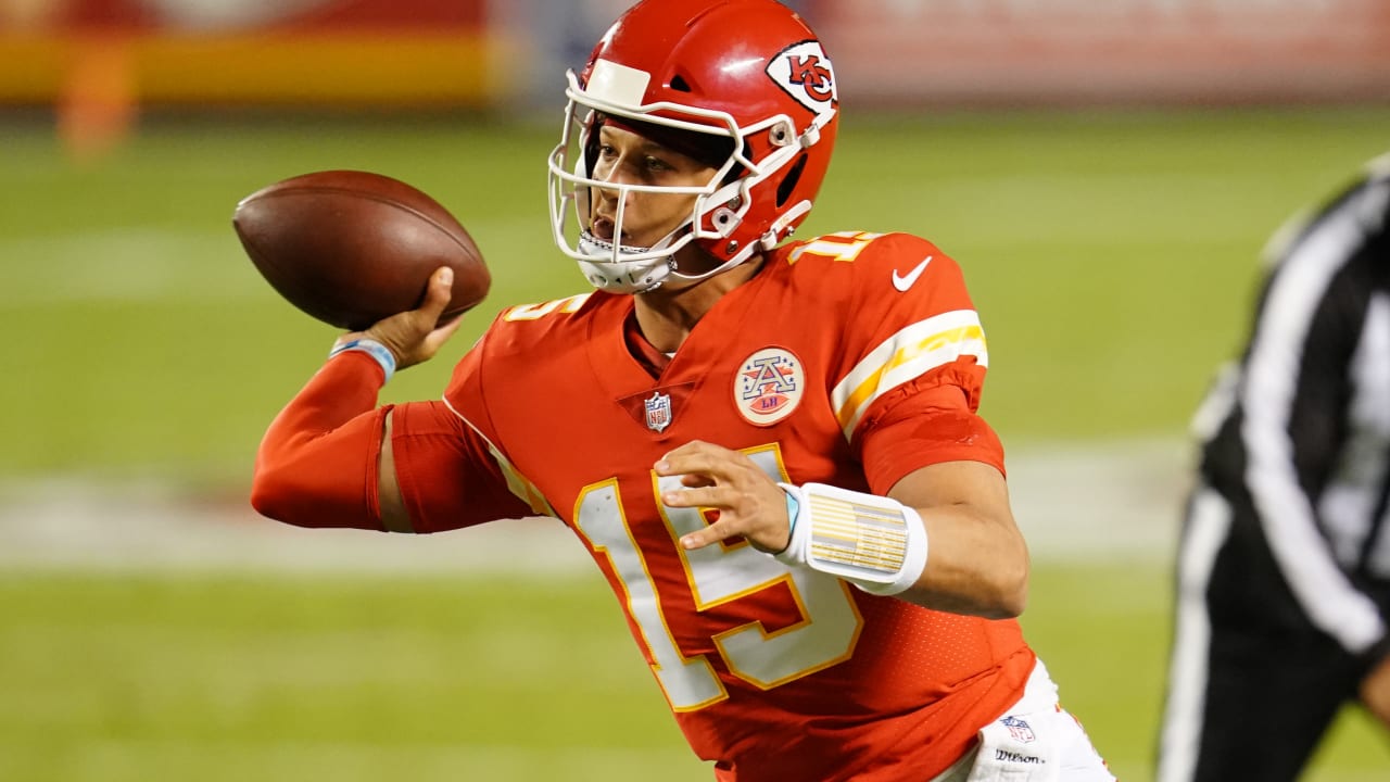 Mahomes' first TD pass of 2020 goes to Kelce in traffic