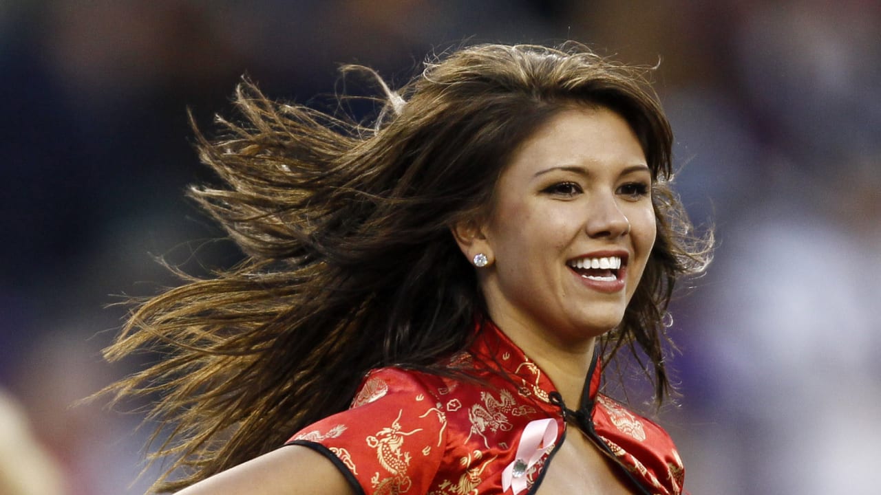 2010 NFL Cheerleaders: Week 8