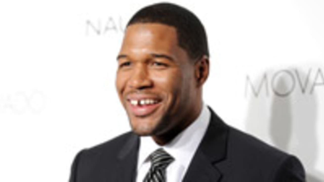 Michael_Strahan_130526_SL.jpg