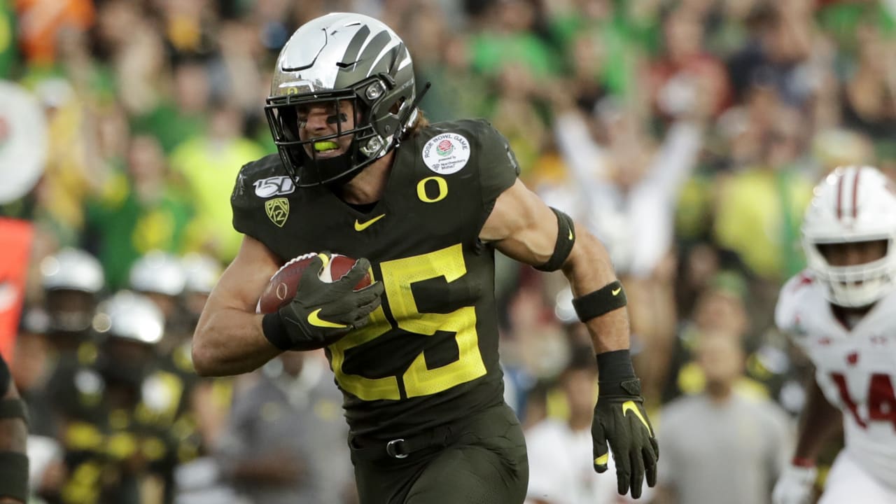 Tennessee Titans select Oregon Ducks safety Brady Breeze with No. 215