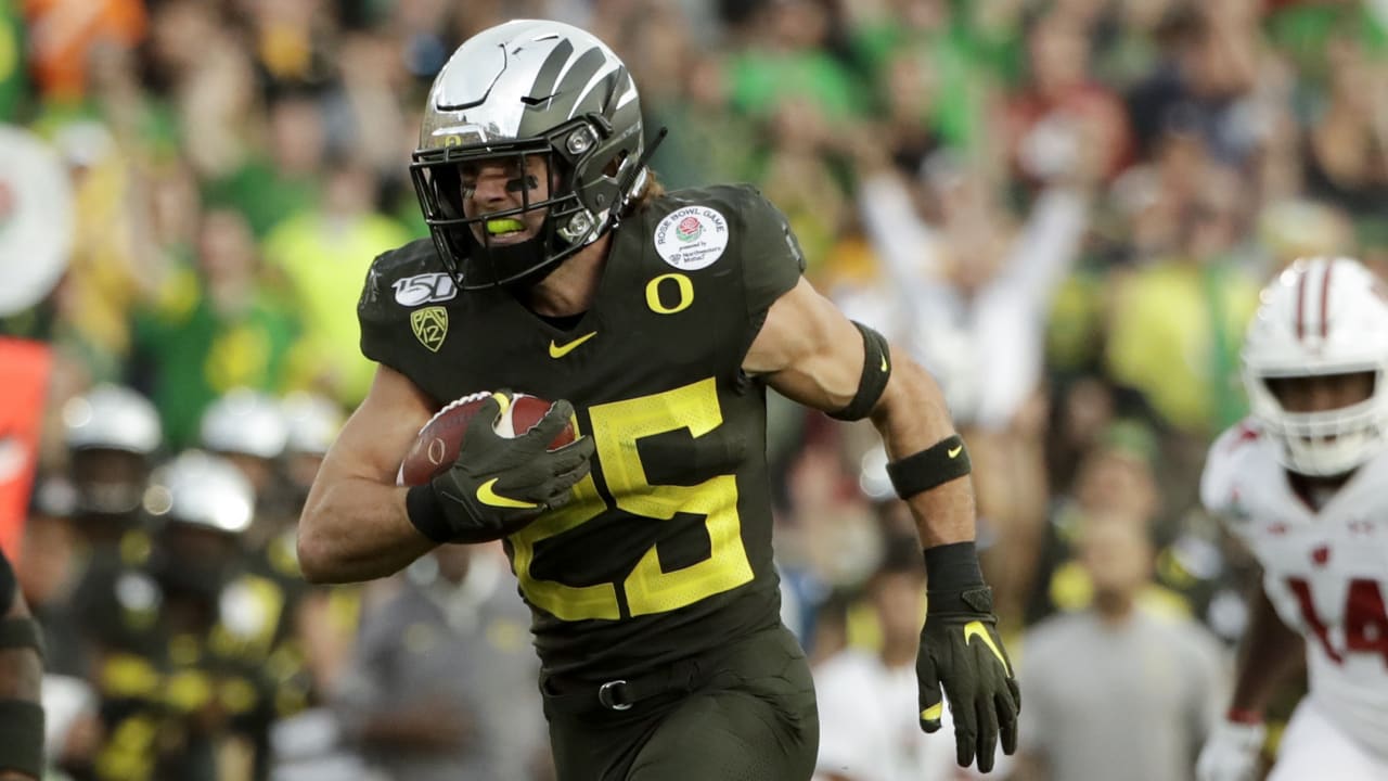 Oregon head coach Cristobal: Justin Herbert is a “tremendous leader” - The  Phinsider