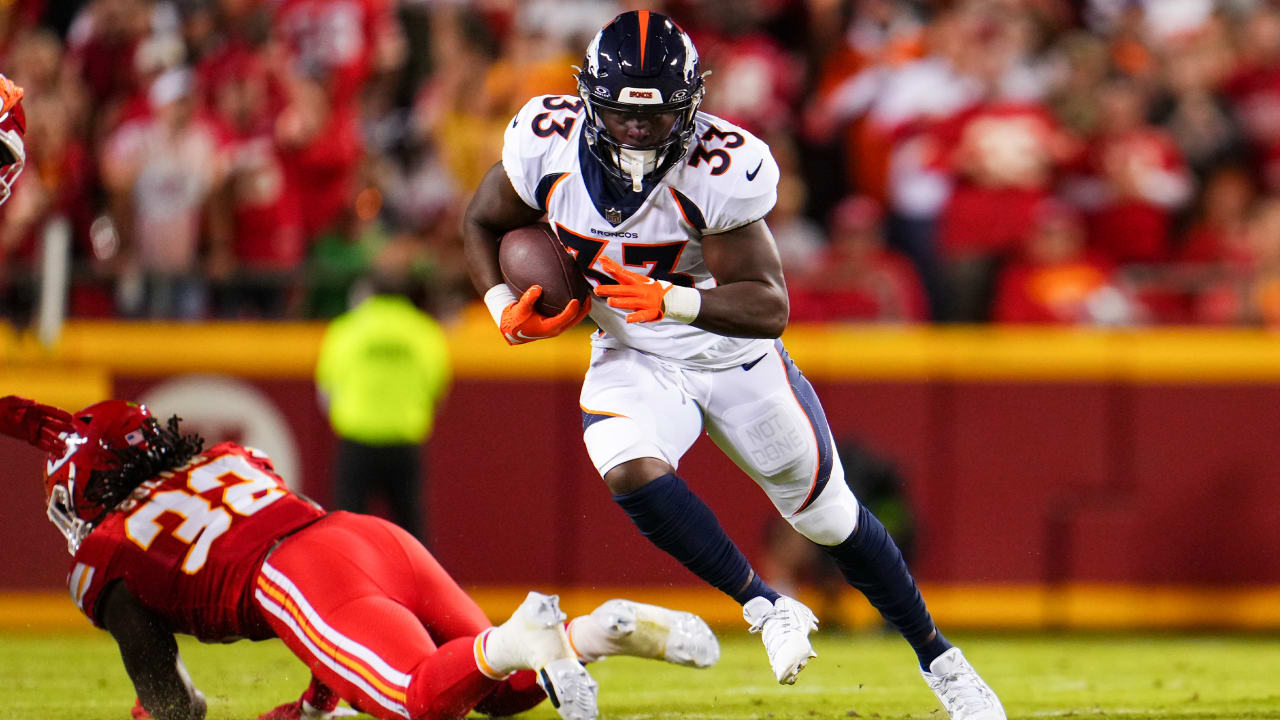 Denver Broncos running back Javonte Williams uses spin move to spring