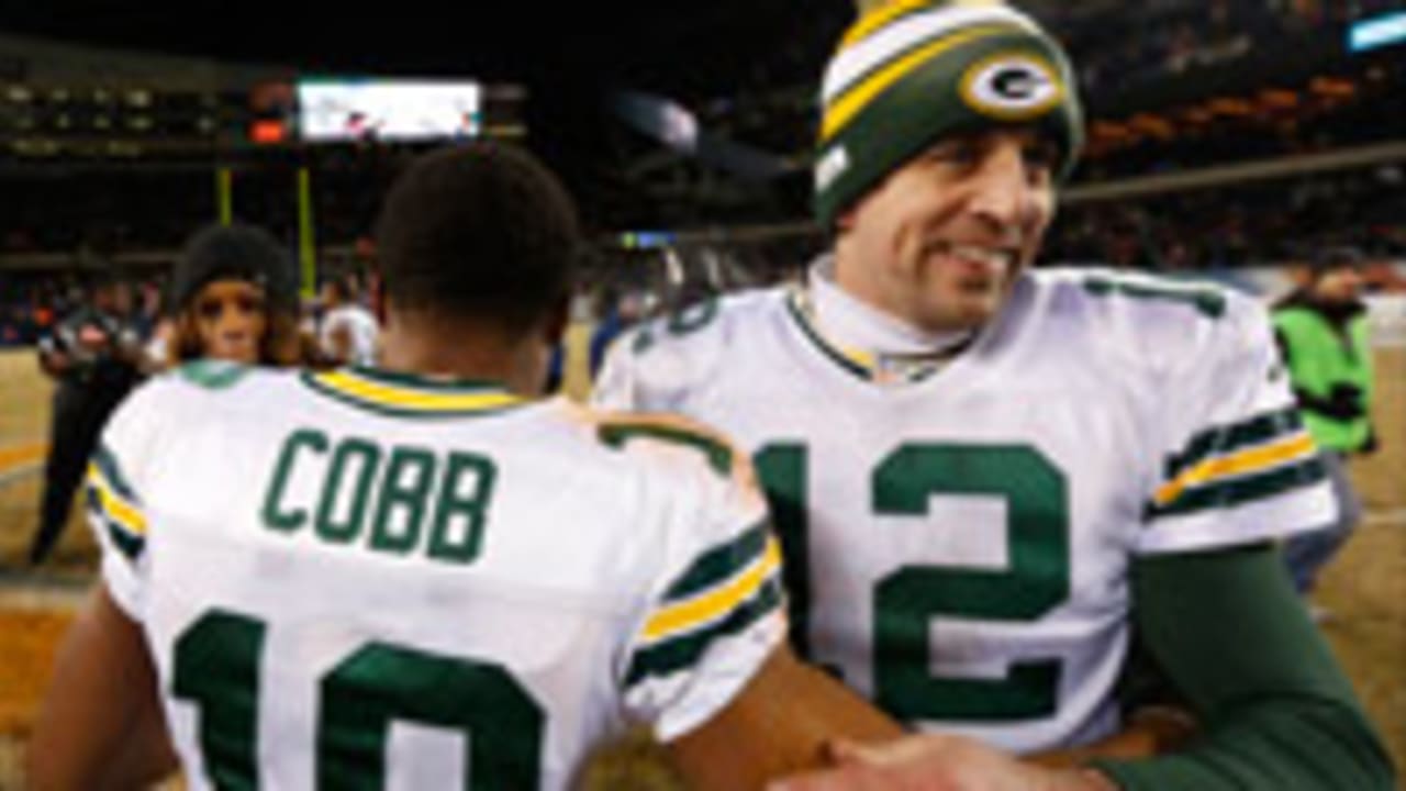 Alshon Jeffery and teammates react to Aaron Rodgers' throws