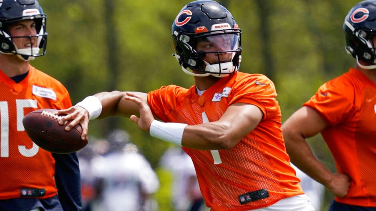 Bears' Justin Fields on lack of chemistry with Darnell Mooney