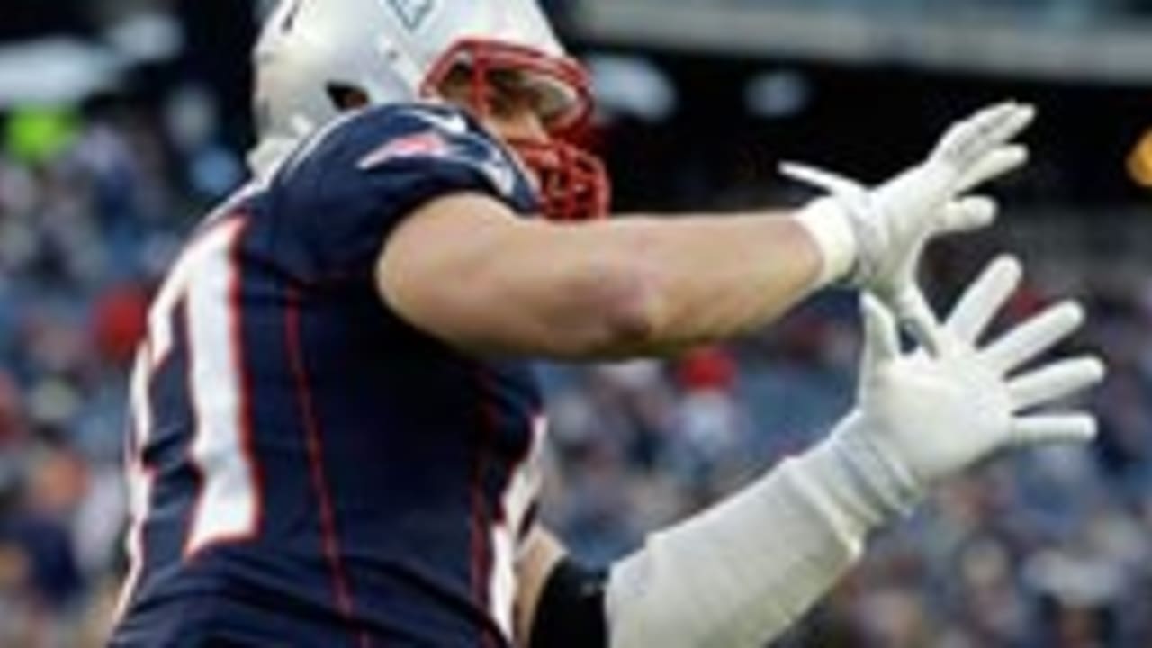 r_gronkowski_130216_spot.jpg