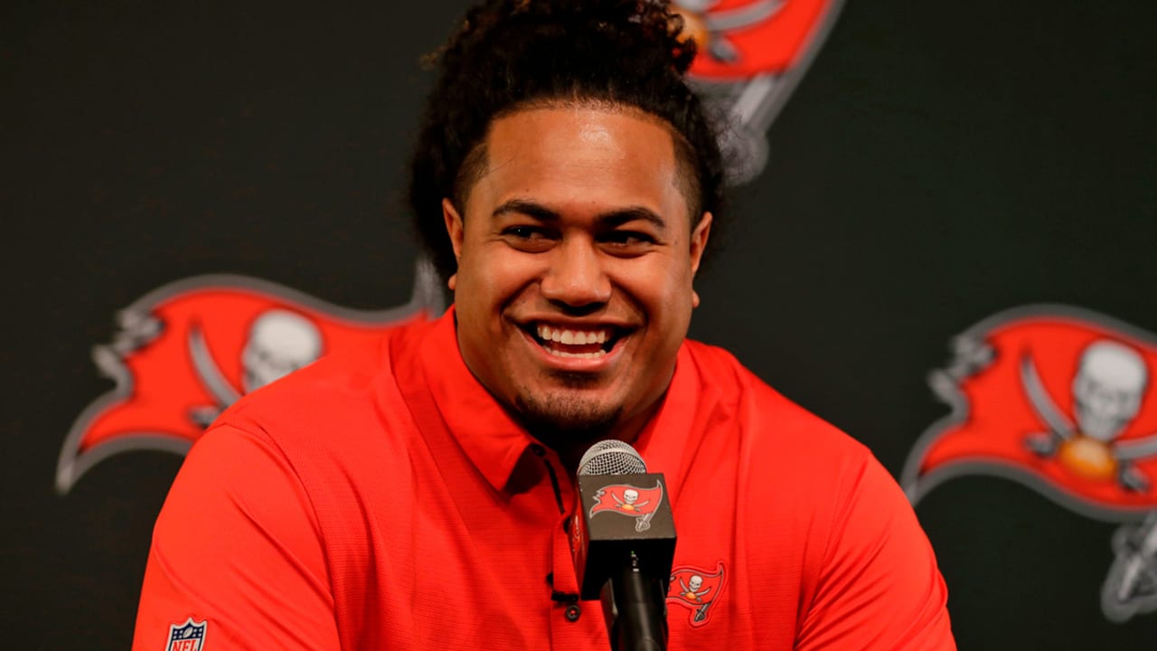 Vita Vea signs rookie contract with Buccaneers